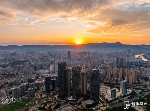 福州天空現(xiàn)絕美朝霞，視覺盛宴震撼全城